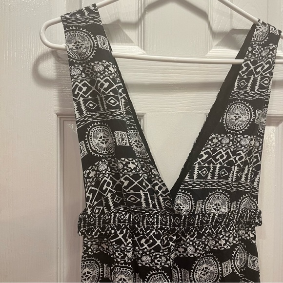 Lush black & white IKAT print jumpsuit ROMPER Small - Picture 6 of 8